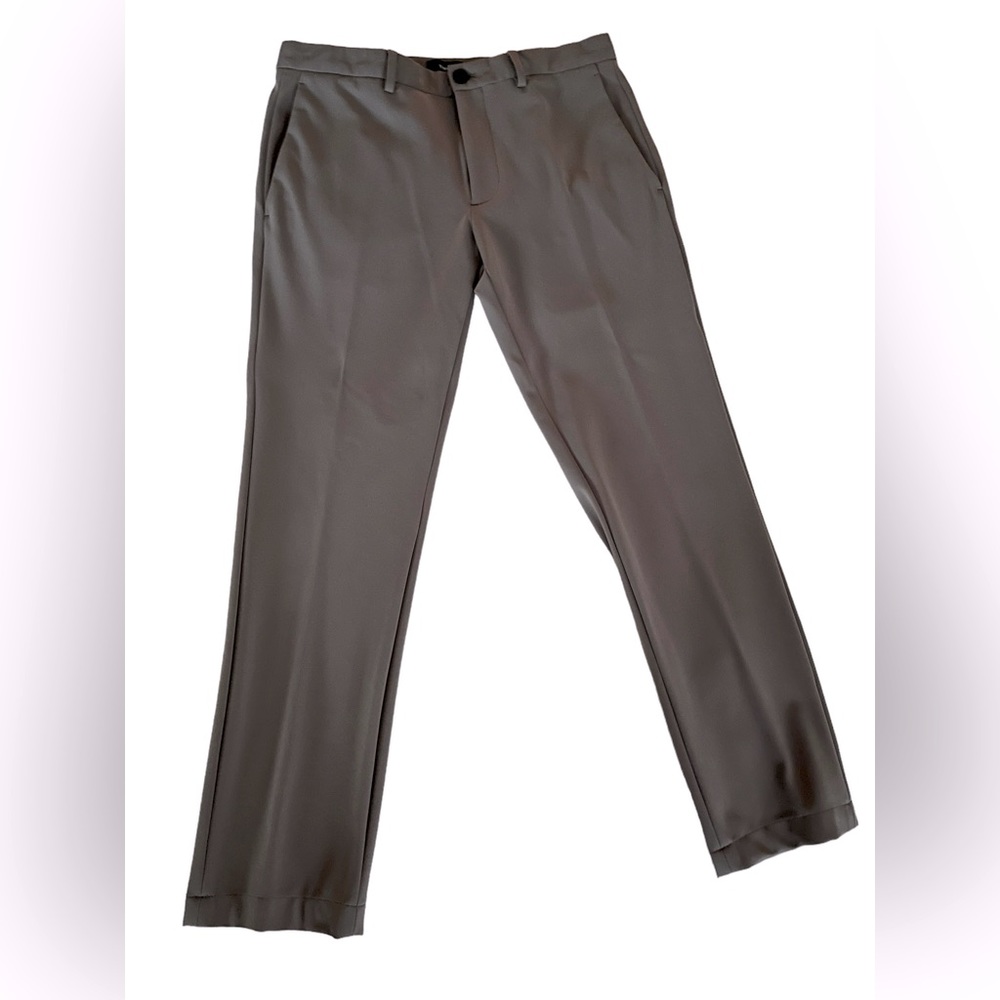 Theory.Sidewalk Color(light brown)Great for every day.Size30.excellent condition